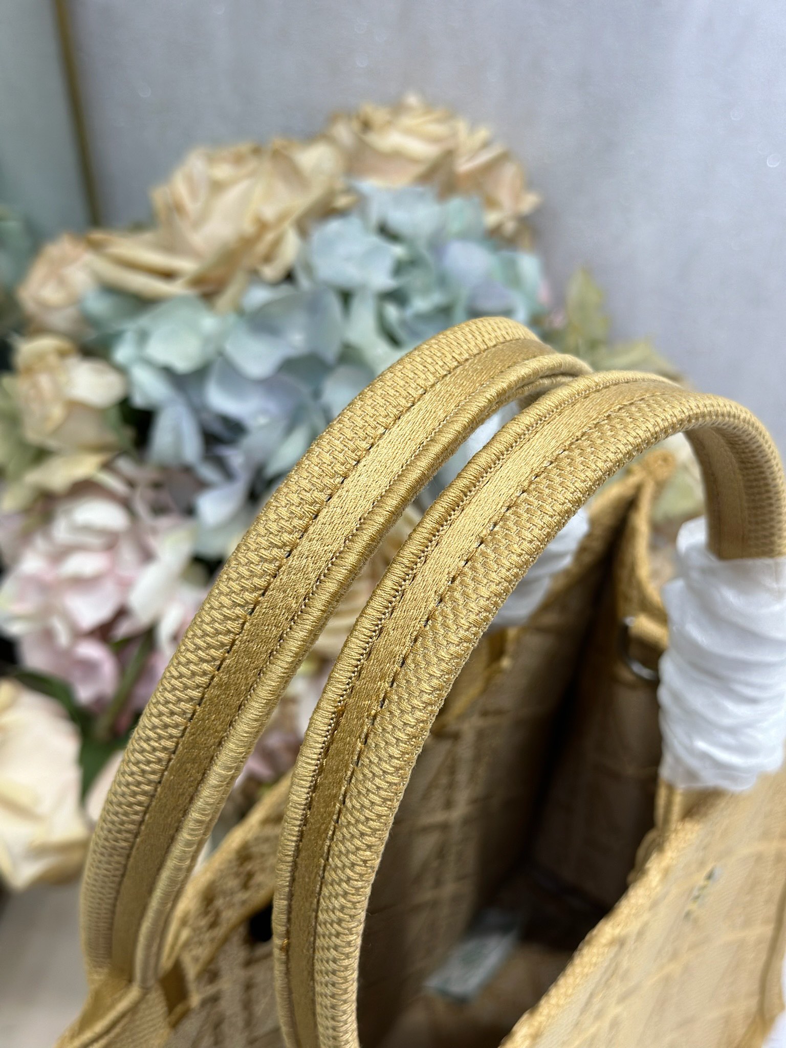 頂級復刻Dior Book Tote 酒椰草托特包 蜜蜂黃 細節圖