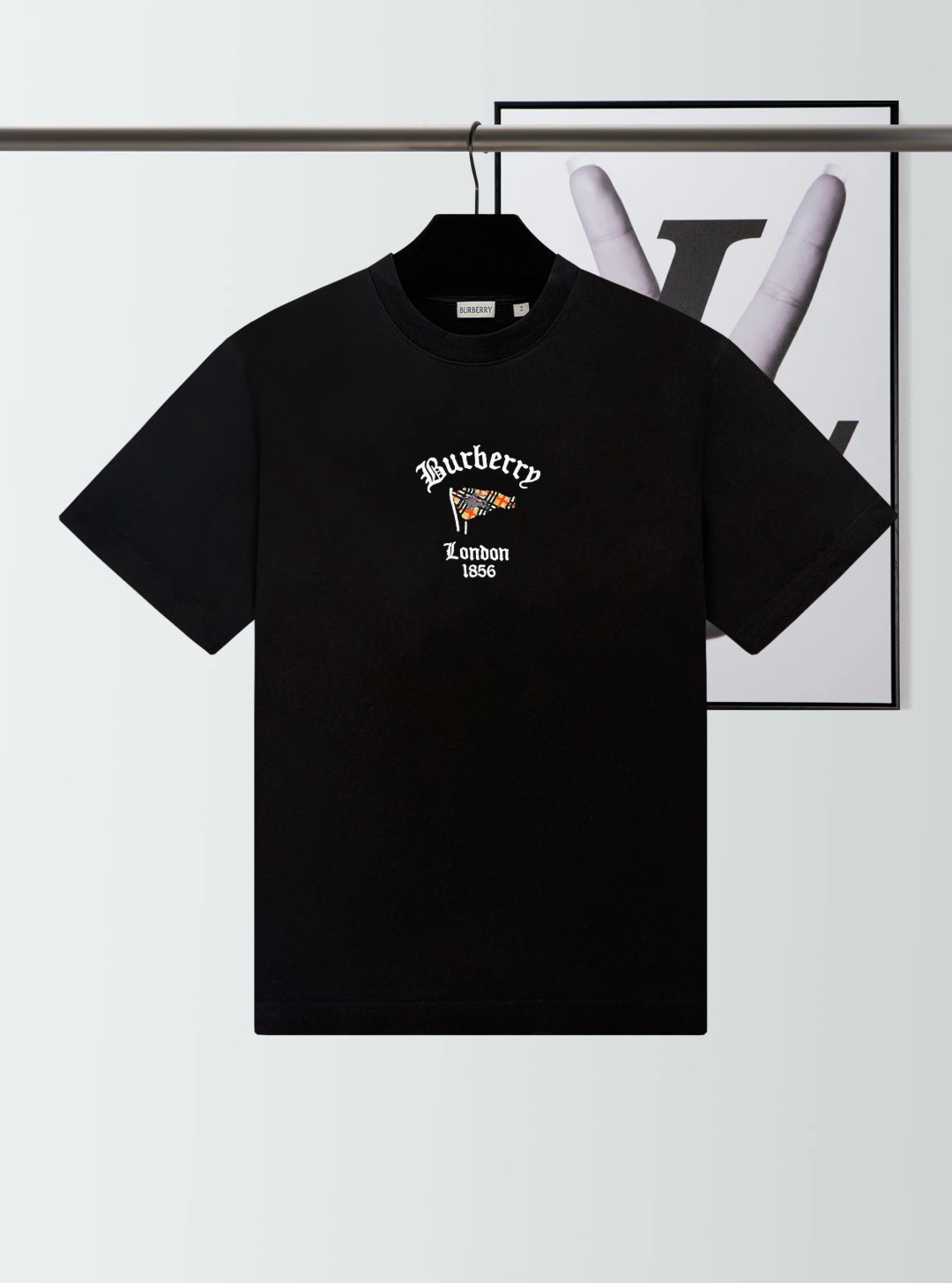 頂級復刻 黑色Burberry 格紋旗幟 T 恤 圖