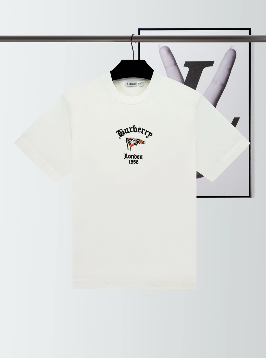 頂級復刻 粉筆白 Burberry 格紋旗幟 T 恤 圖