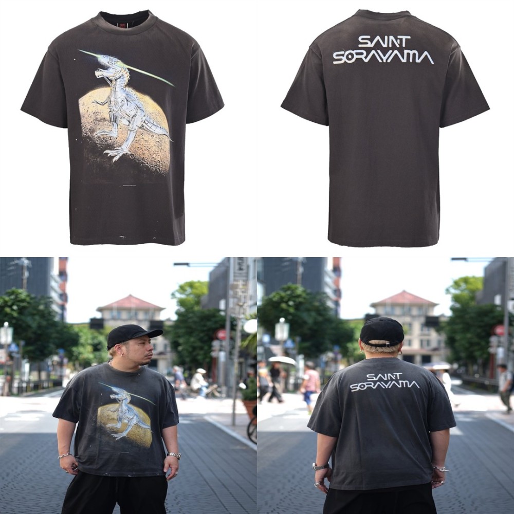 正面全身展示 SAINT MICHAEL SAINT MICHAEL SM 机械霸王龙印花短袖T恤当经 SAINT MICHAEL復刻版
