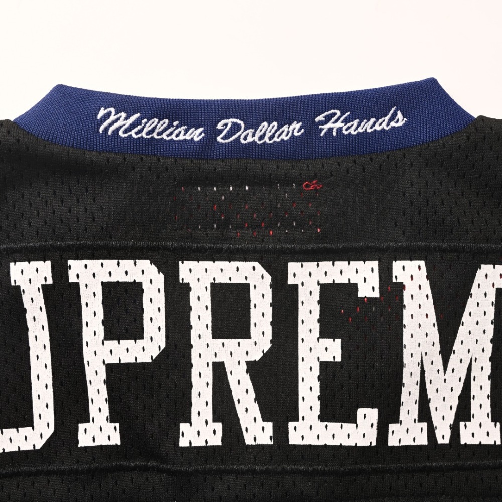品牌標識特寫 SUPREME SUPREME復刻版