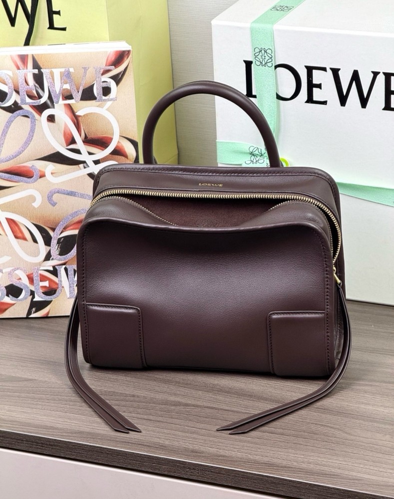 正面全景展示 LOEWE小號柔軟牛皮革 Amazona 180 手袋 頂級復刻