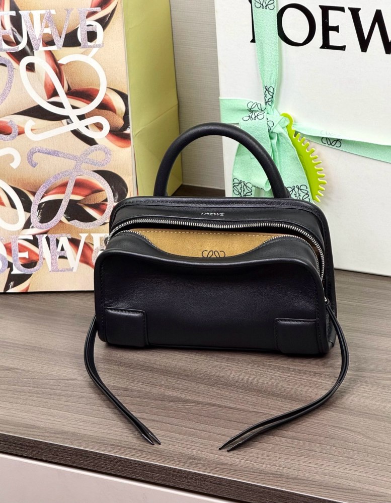 正面全景展示 LOEWEMini 柔軟牛皮革 Amazona 180 手袋 頂級復刻