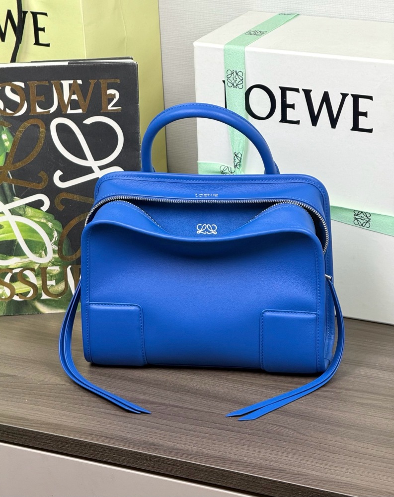 正面全景展示 LOEWE小號柔軟牛皮革 Amazona 180 手袋 頂級復刻