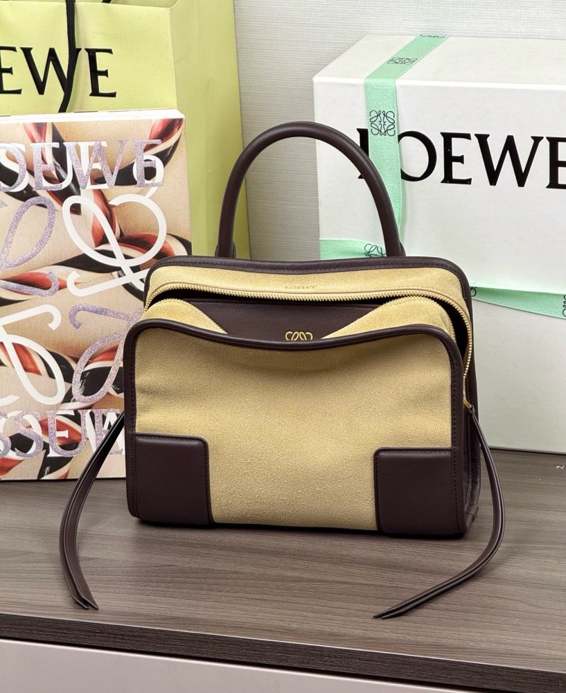 正面全景展示 LOEWE小號柔軟牛皮革 Amazona 180 手袋 頂級復刻