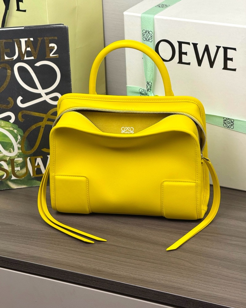 正面全景展示 LOEWE小號柔軟牛皮革 Amazona 180 手袋 頂級復刻