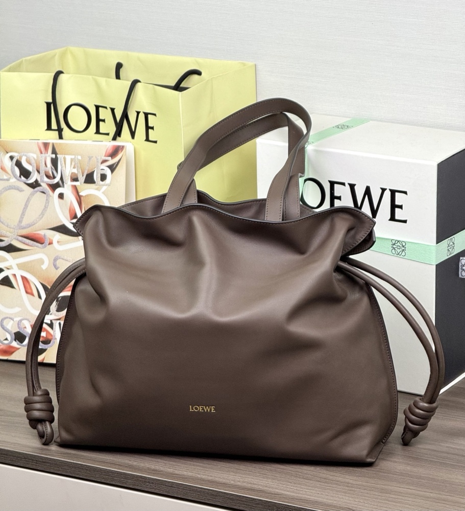 正面全景展示 LOEWEFlamenco 福袋 頂級復刻