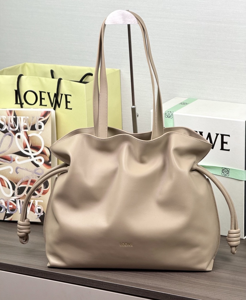 正面全景展示 LOEWEFlamenco 福袋 頂級復刻