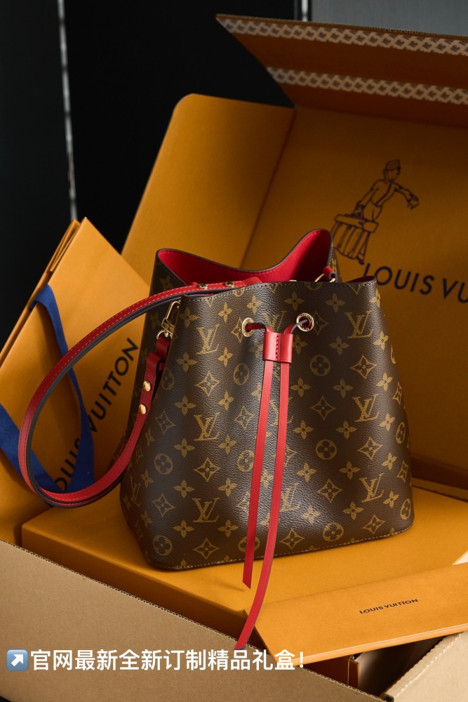 正面全景展示 LV M44021 中號手袋 頂級復刻