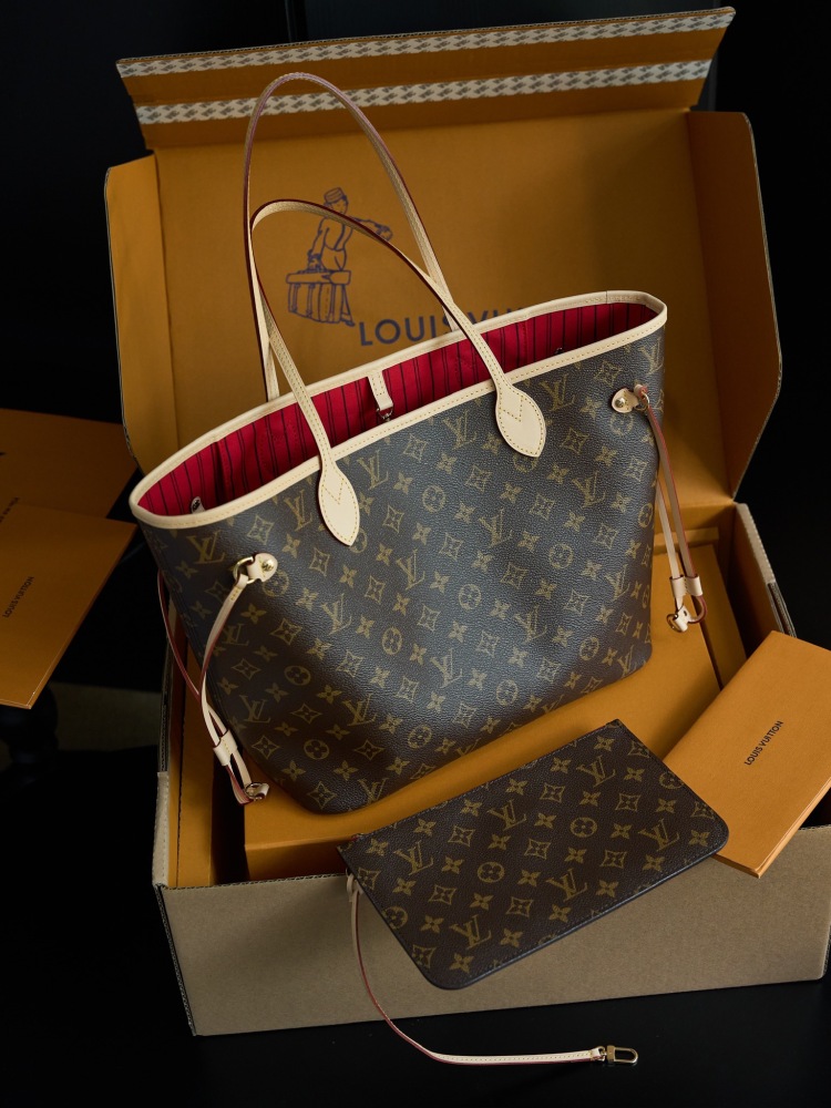 正面全景展示 LV M46987 中號手袋 頂級復刻