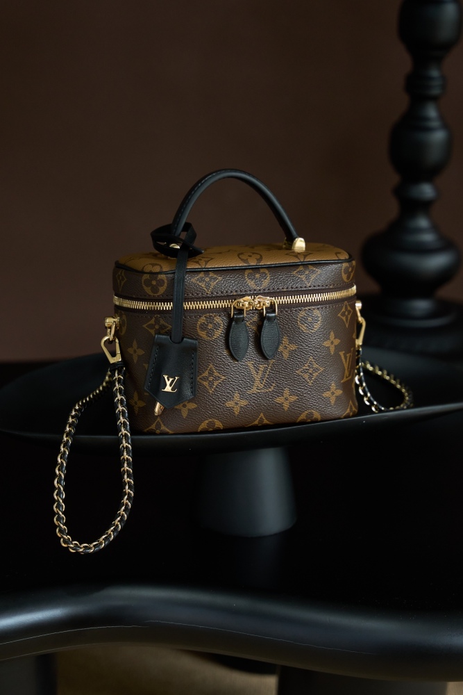 LV Logo特寫 LV M45165 手袋 頂級復刻