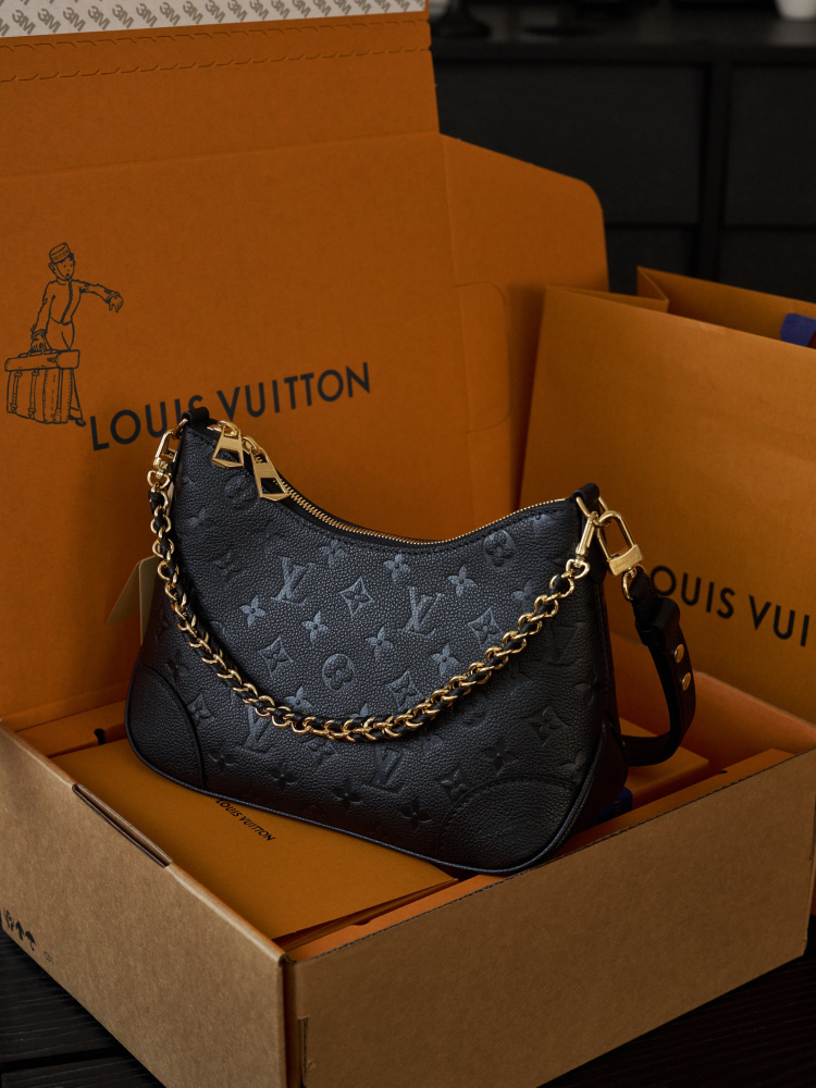 正面全景展示 LV M12930 BOULOGNE 小號手袋 頂級復刻