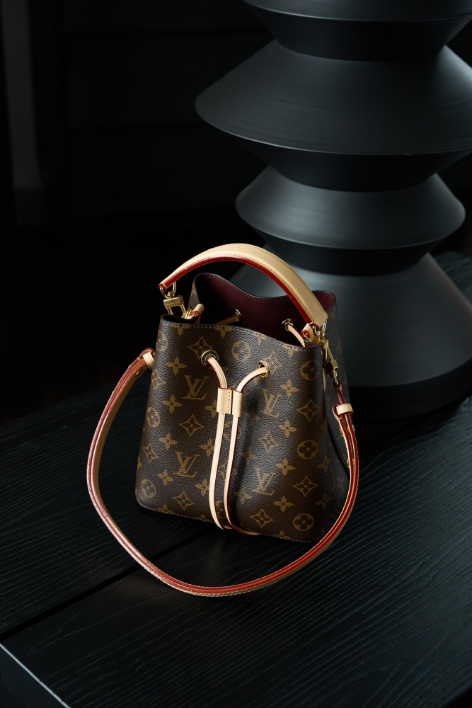 正面全景展示 LV M46581 手袋 頂級復刻