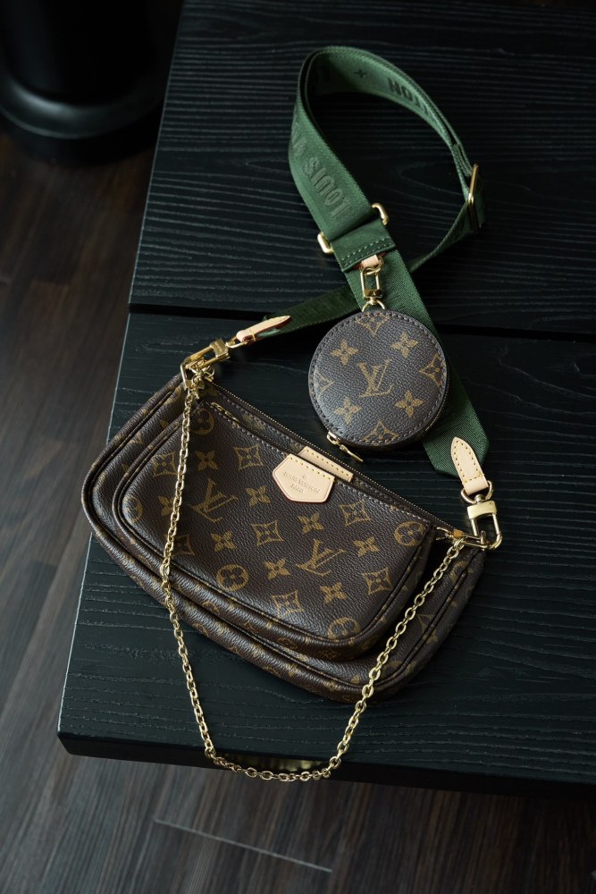 正面全景展示 LV M44813 POCHETTE 手袋 頂級復刻