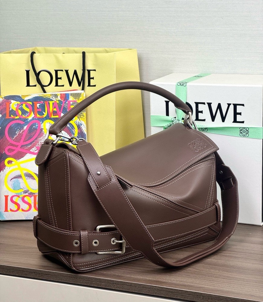 背面細節 LOEWEPuzzle Biker 机车包 頂級復刻