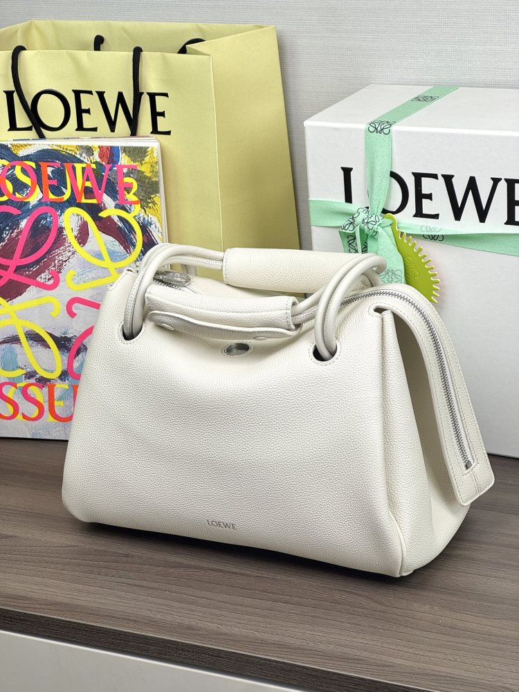 背面細節 LOEWE大号 Amazona 180 牛皮革手袋 頂級復刻