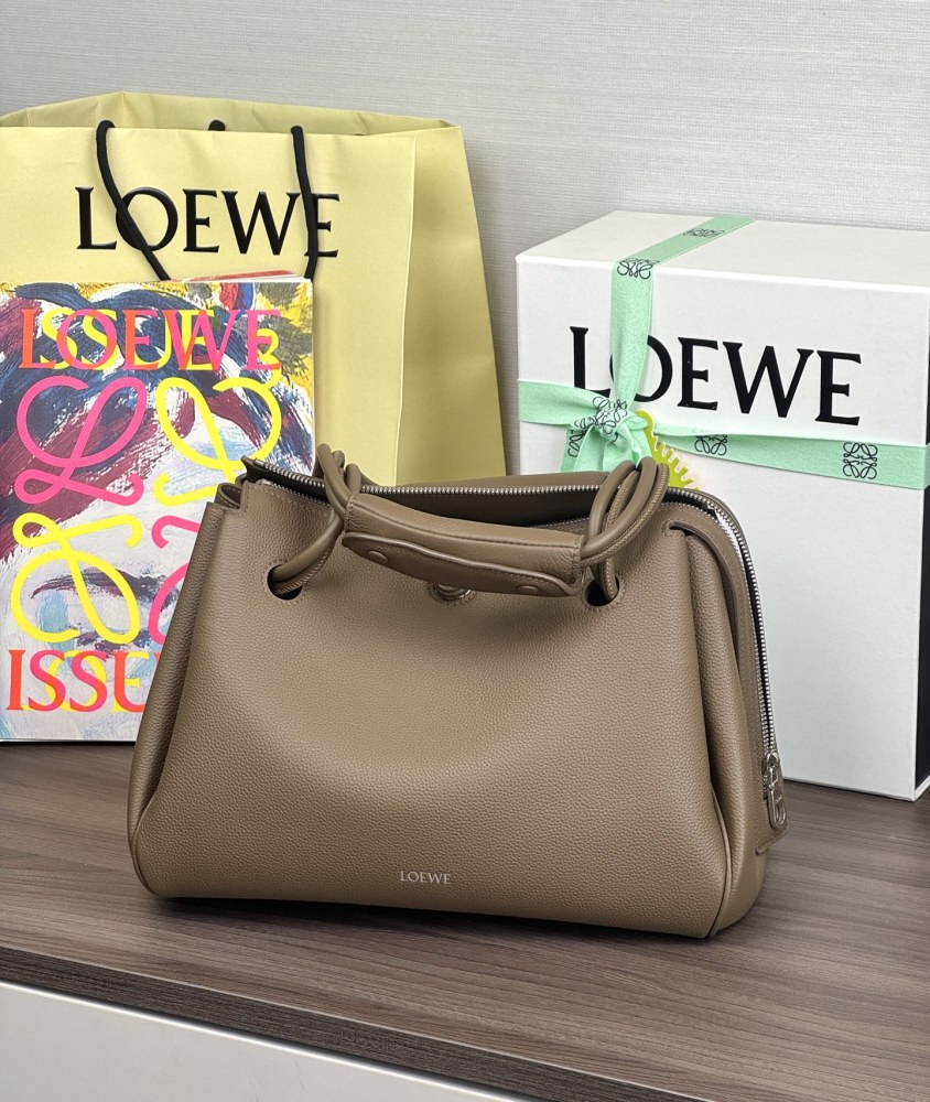 背面細節 LOEWE大号 Amazona 180 绒面革手袋 頂級復刻