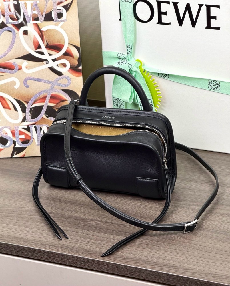 背面細節 LOEWEMini 柔軟牛皮革 Amazona 180 手袋 頂級復刻