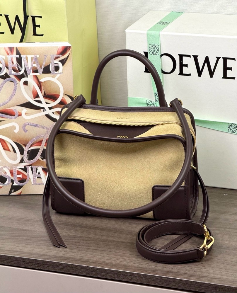 背面細節 LOEWE小號柔軟牛皮革 Amazona 180 手袋 頂級復刻