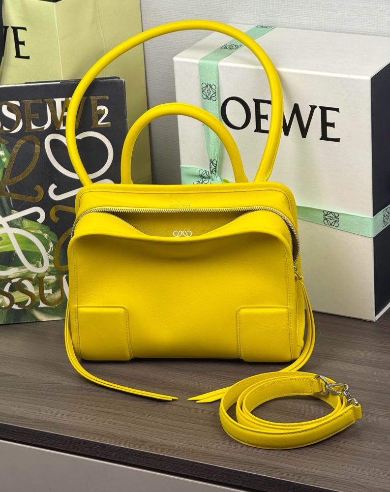背面細節 LOEWE小號柔軟牛皮革 Amazona 180 手袋 頂級復刻