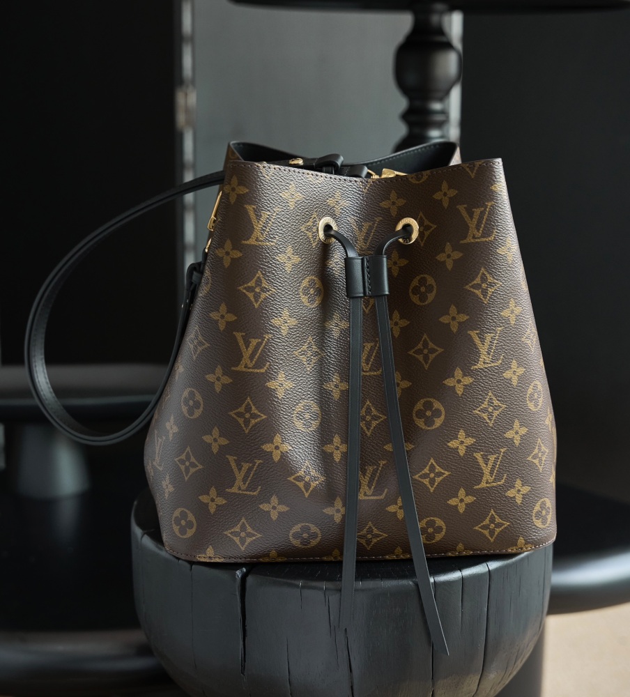 背面細節 LV M44020 中號手袋 頂級復刻