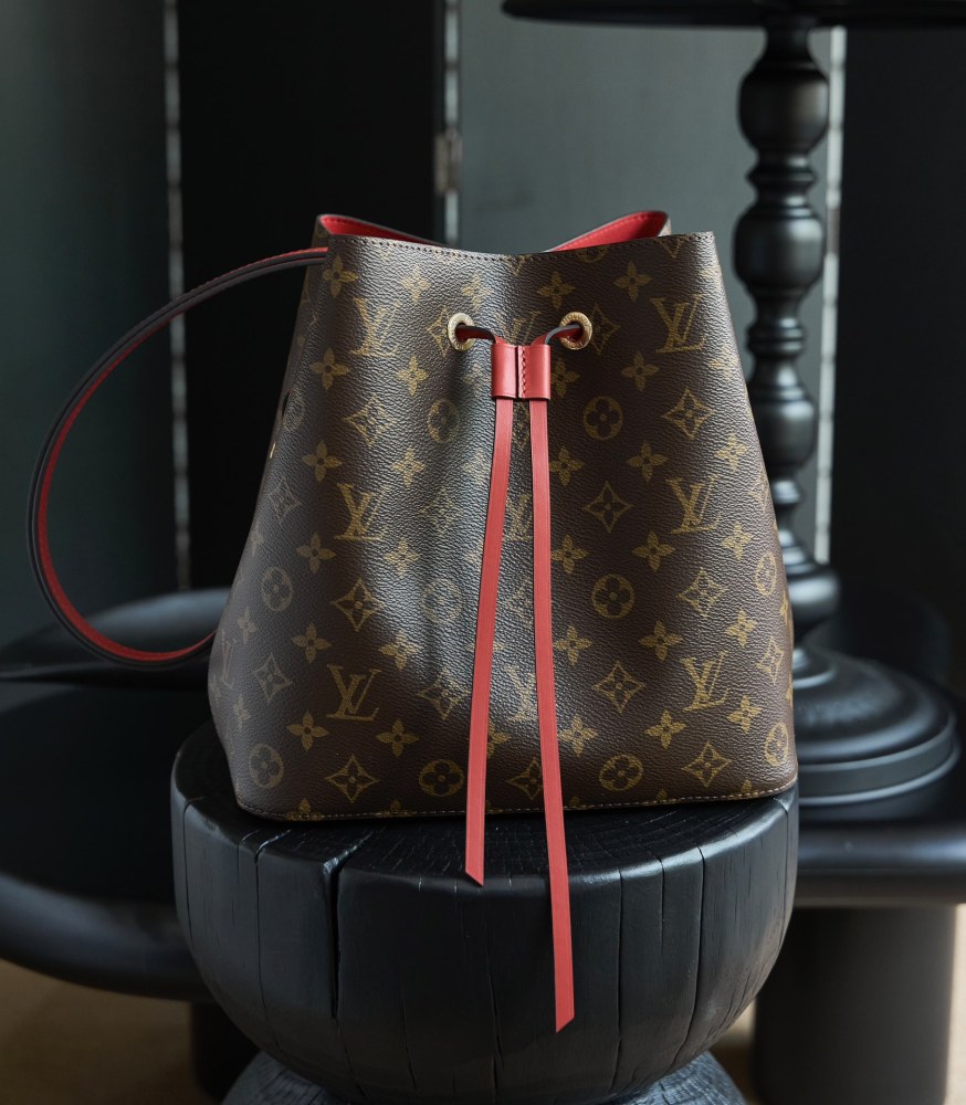 背面細節 LV M44021 中號手袋 頂級復刻