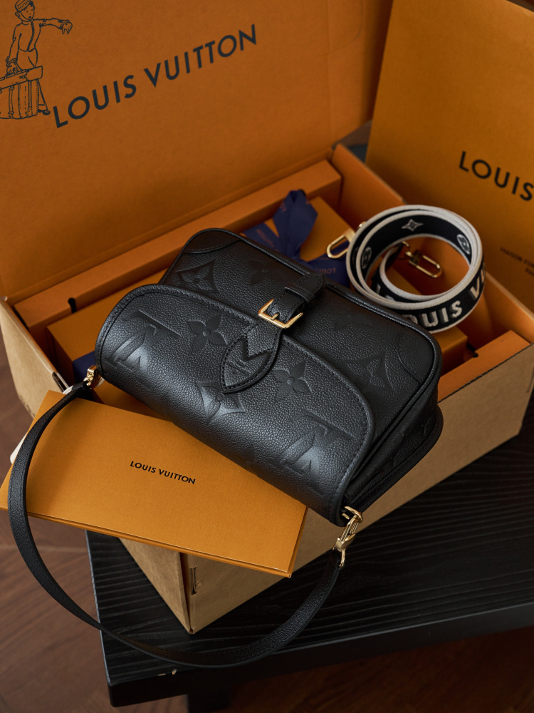 背面細節 LV M46386 DIANE 手袋 頂級復刻