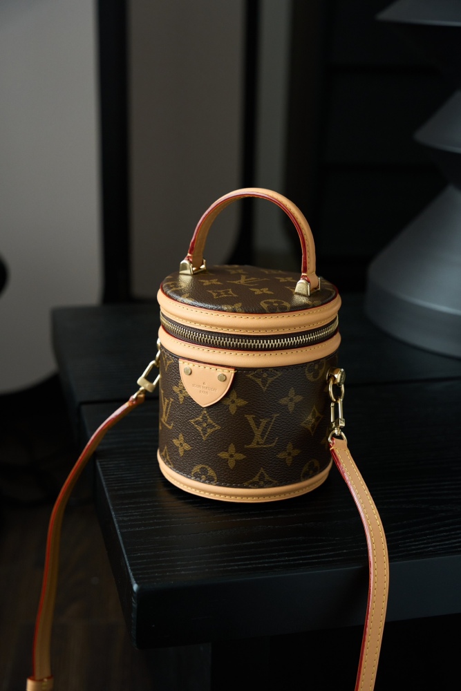 背面細節 LV M82952 手袋 頂級復刻