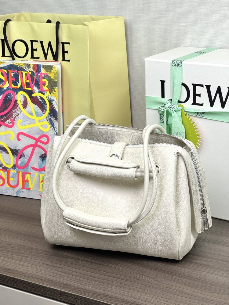 皮革質感特寫 LOEWE大号 Amazona 180 牛皮革手袋 頂級復刻