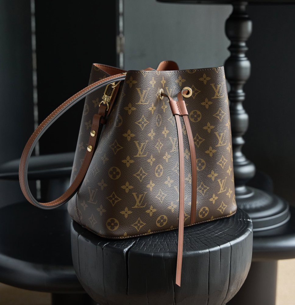 皮革質感特寫 LV M44887 中號手袋 頂級復刻