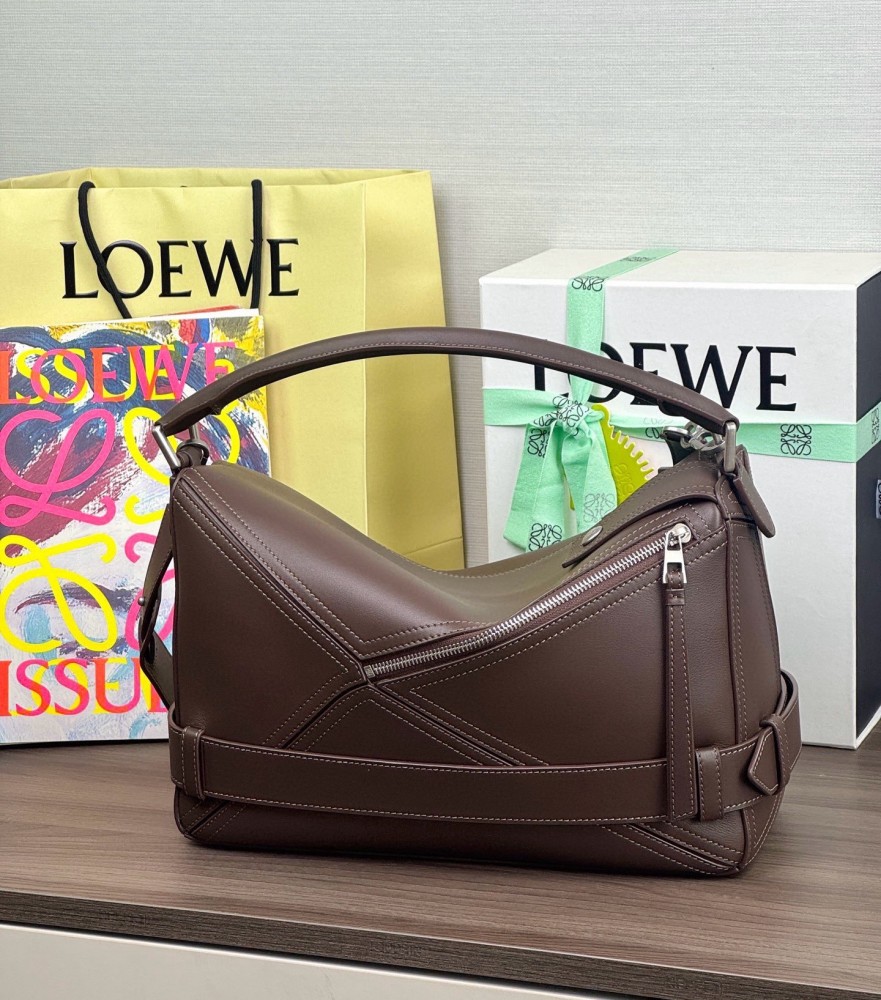 五金件細節 LOEWEPuzzle Biker 机车包 頂級復刻