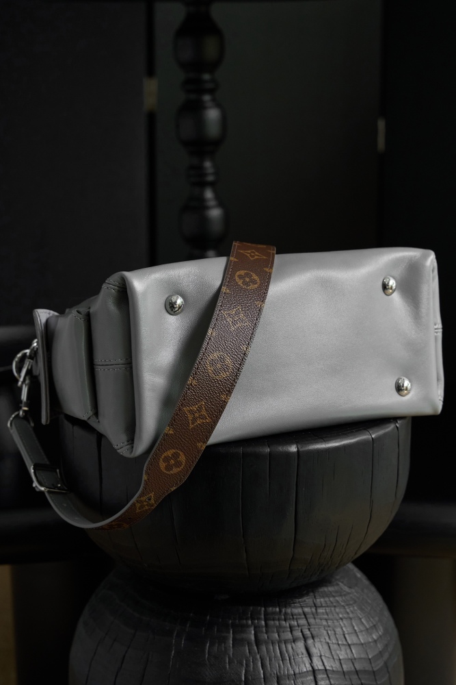 皮革質感特寫 LV M12579 小號手袋 頂級復刻