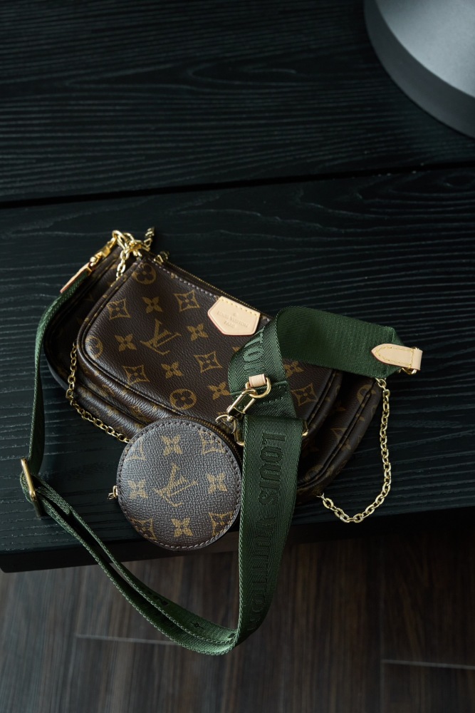五金件細節 LV M44813 POCHETTE 手袋 頂級復刻