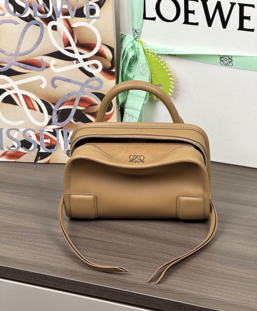 內裡細節 LOEWEMini Amazona 180 柔軟牛皮革手袋 頂級復刻