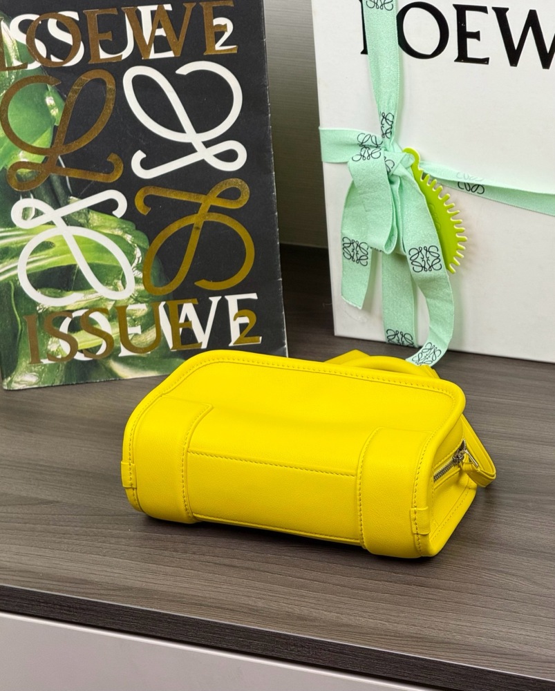 內裡細節 LOEWEMini 柔軟麂皮 Amazona 180 手袋 頂級復刻