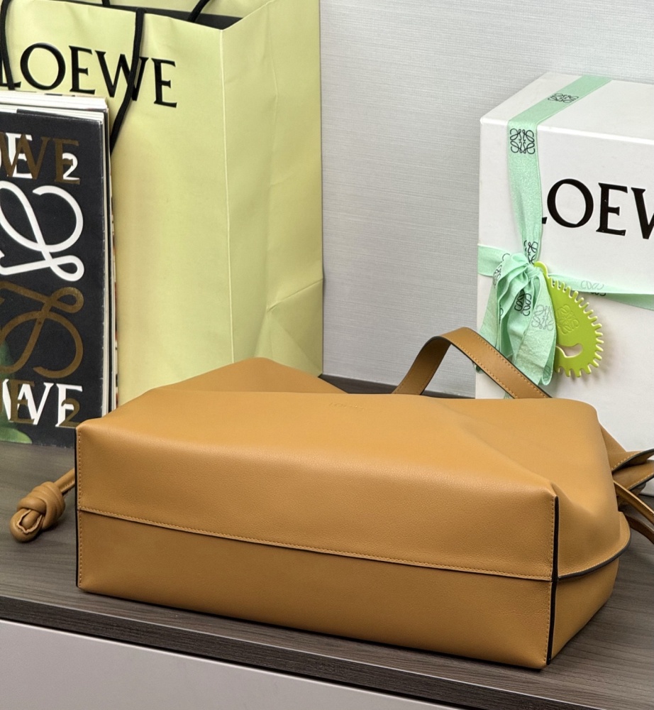 正面全景展示 LOEWEFlamenco 福袋 頂級復刻
