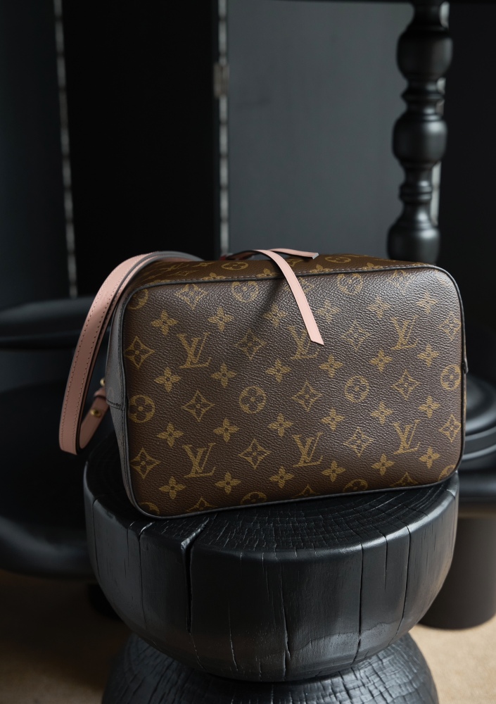 LV M44022 中號手袋
