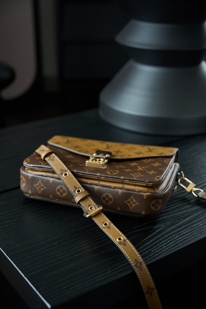 內裡細節 LV M44876 POCHETTE 手袋 頂級復刻