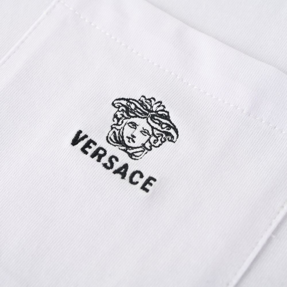 品牌標識特寫 VERSACE 范思哲 VERSACE 范思哲復刻版