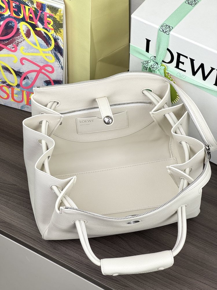 LOEWE Logo特寫 LOEWE大号 Amazona 180 牛皮革手袋 頂級復刻