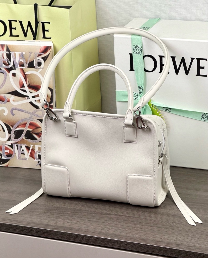 LOEWE Logo特寫 LOEWE小號柔軟牛皮革 Amazona 180 手袋 頂級復刻