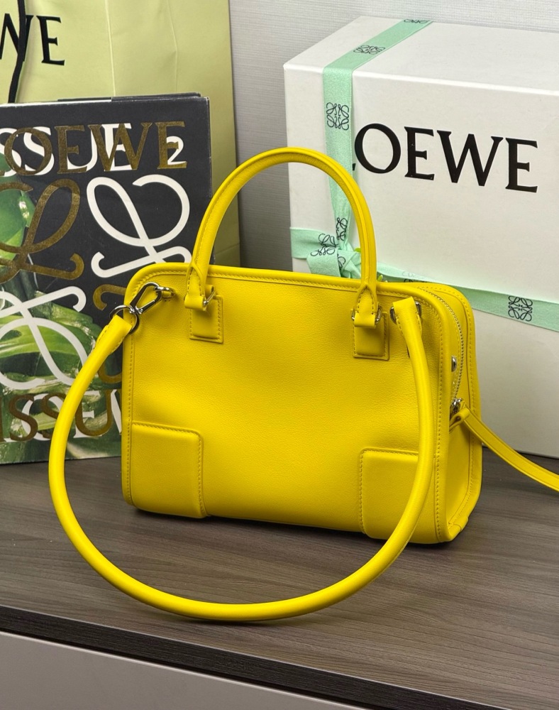 LOEWE Logo特寫 LOEWE小號柔軟牛皮革 Amazona 180 手袋 頂級復刻