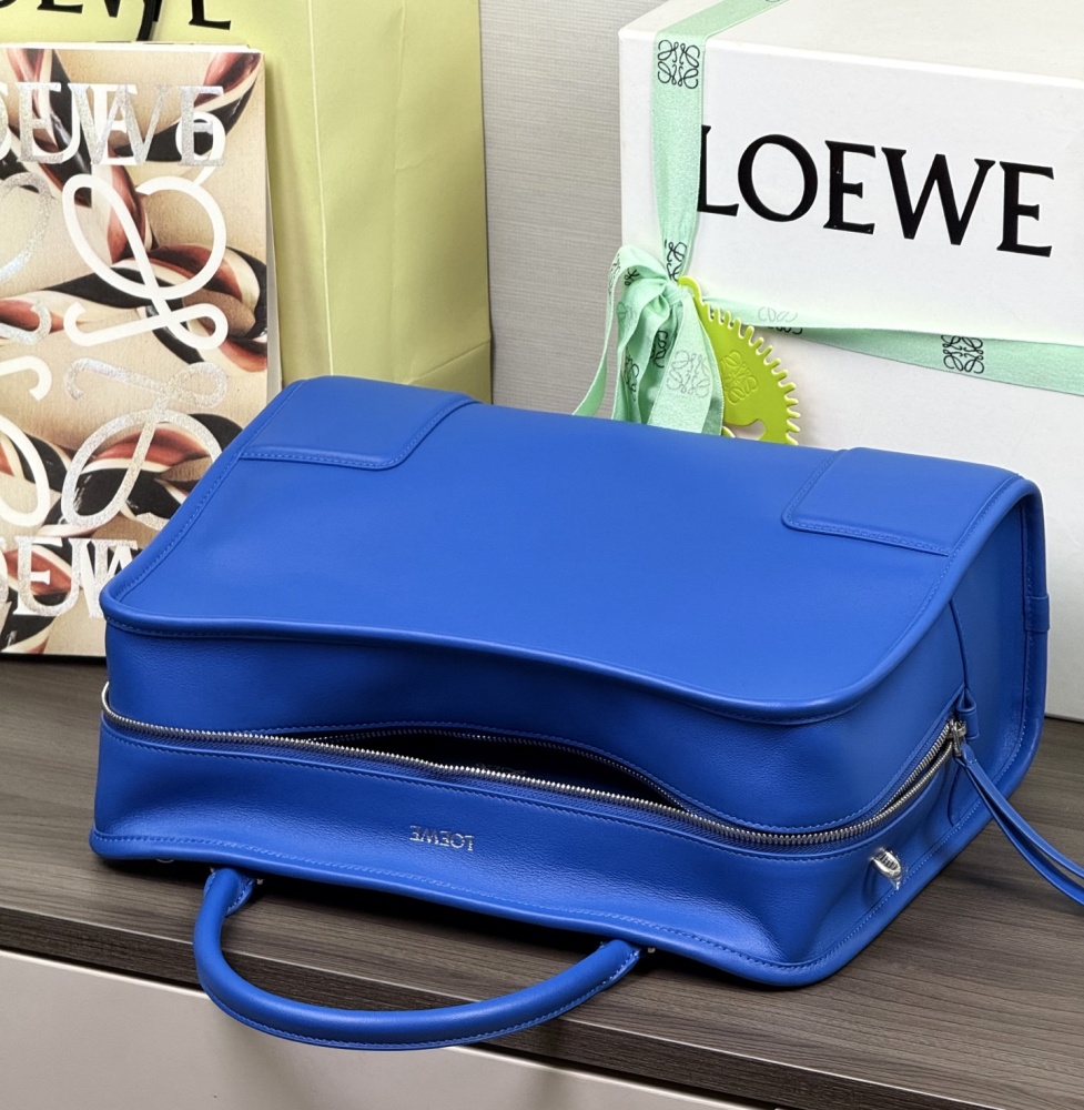 LOEWE Logo特寫 LOEWE大号 Amazona 180 牛皮革手袋 頂級復刻