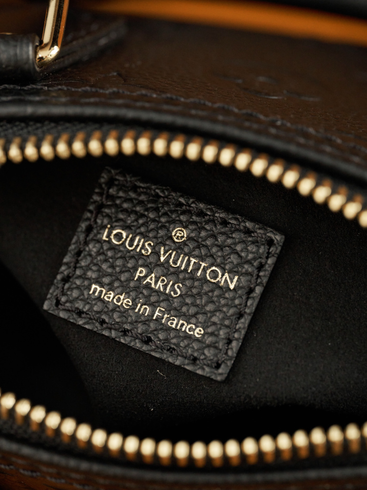 LV Logo特寫 LV M82450 手袋 頂級復刻