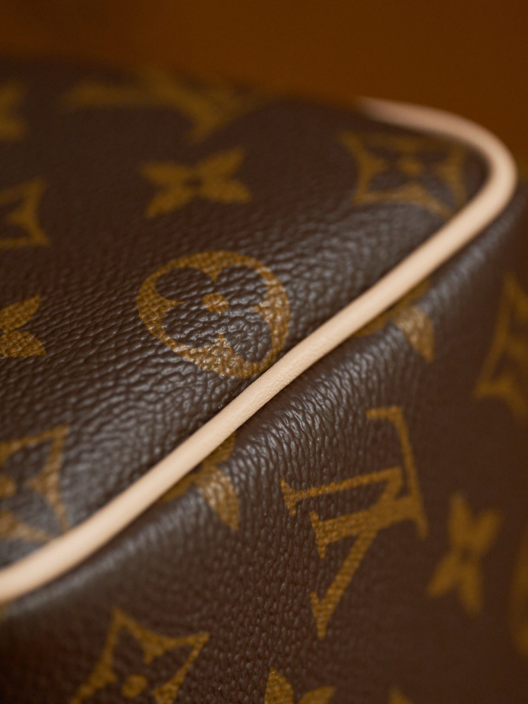 LV Logo特寫 LV M46235 手袋 頂級復刻