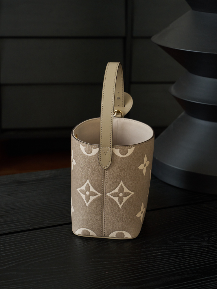 LV Logo特寫 LV M13045 手袋 頂級復刻