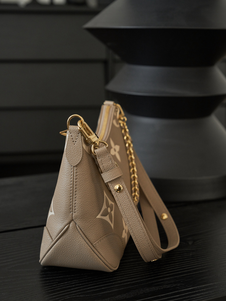 LV Logo特寫 LV M13224 BOULOGNE 小號手袋 頂級復刻
