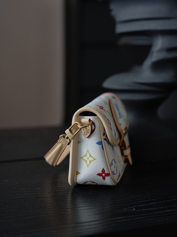 LV Logo特寫 LV M14194 DIANE 手袋 頂級復刻