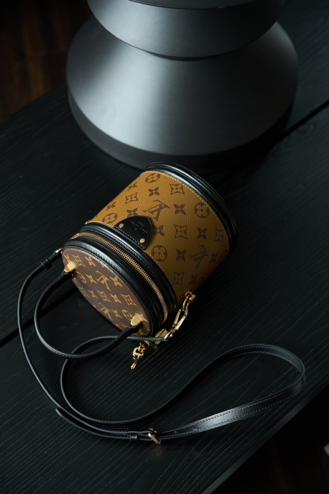 LV Logo特寫 LV M43986 手袋 頂級復刻