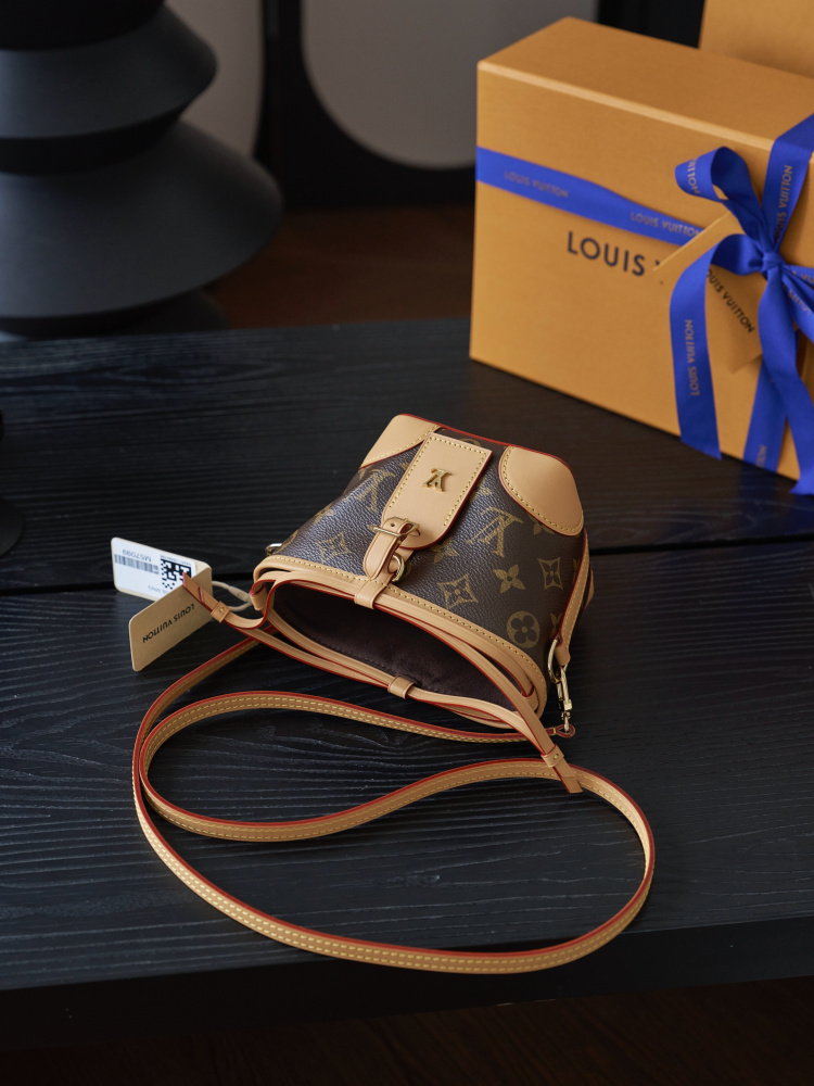 LV Logo特寫 LV M57099 手袋 頂級復刻